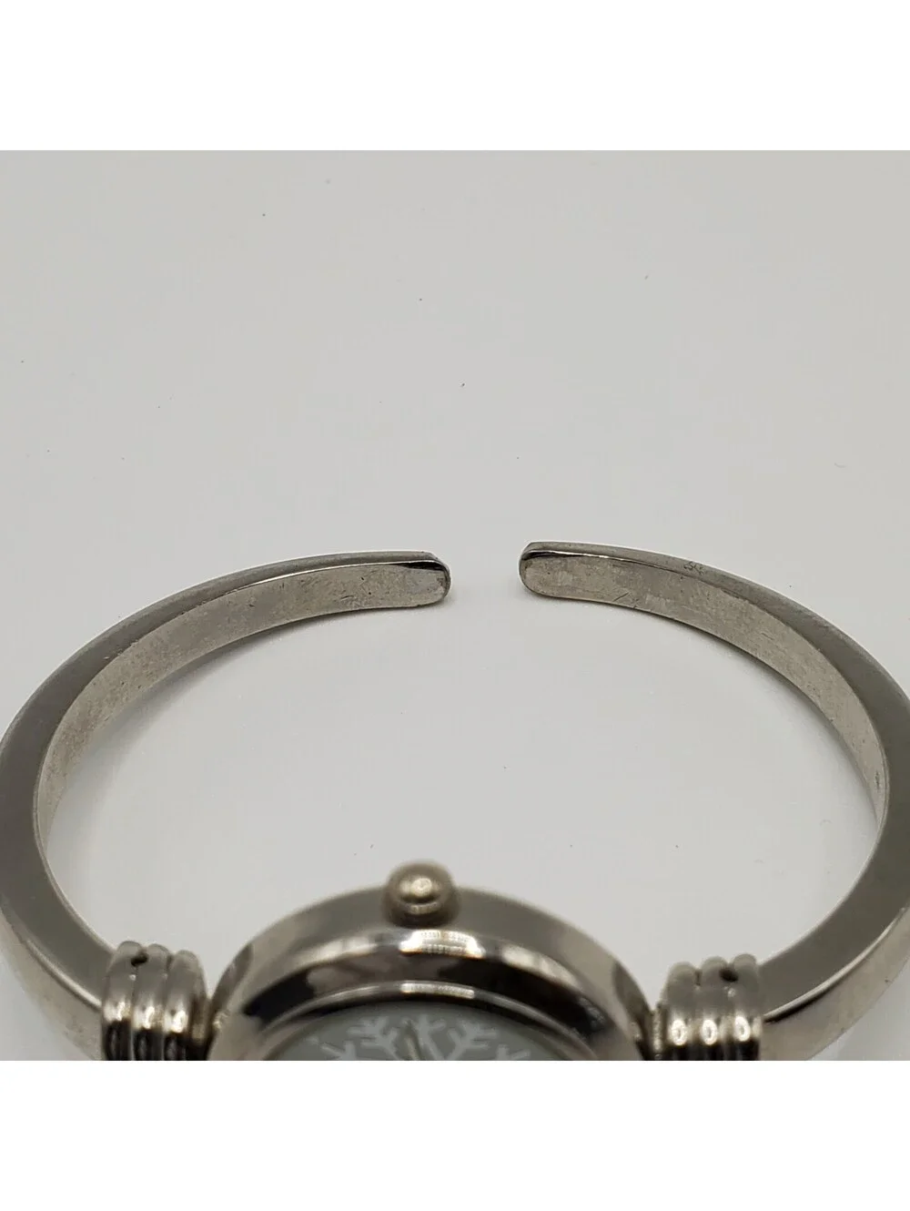 Snowflake Dial Quartz Cuff Band Watch Women 25mm Silver Tone New Battery